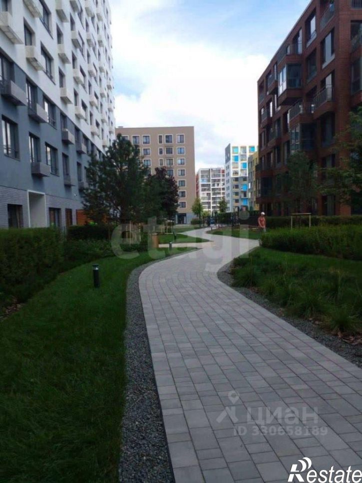 4-комн квартира улица Газовиков, 44,  д. 44