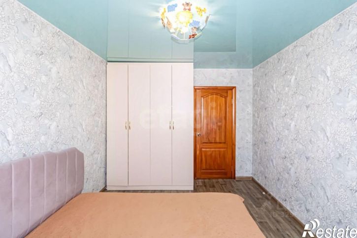 3-комн квартира улица Мельникайте, 128,  д. 128