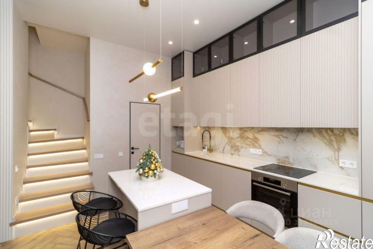 3-комн квартира ул Газовиков, 34 8,  д. 34 8,  к. 8
