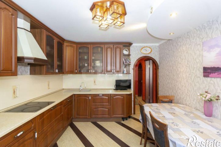 3-комн квартира улица Ивана Словцова, 17,  д. 17