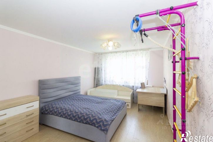 3-комн квартира улица Ивана Словцова, 17,  д. 17