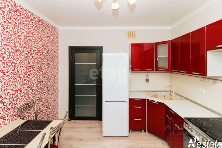 2-комн квартира ул Бакинских Комиссаров, 3,  д. 3