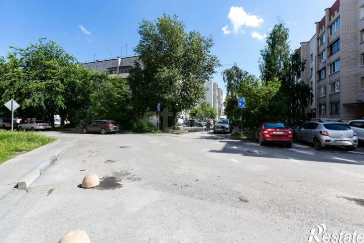 Торговое помещение Полевая улица, 27/2,  д. 27/2
