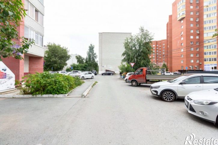 Торговое помещение Полевая улица, 27/2,  д. 27/2