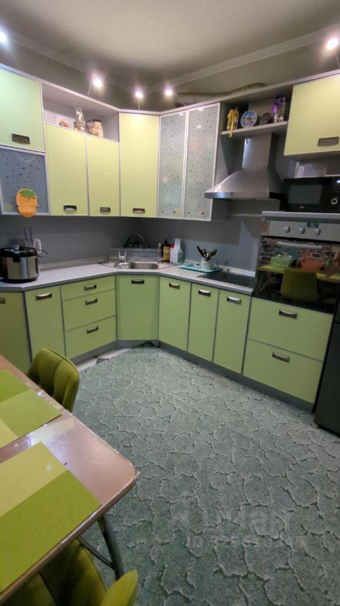 Купить квартиру за 10 300 000 рублей на Челюскинцев, 30