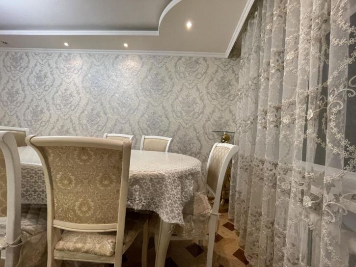 3-комн квартира Республики, 169