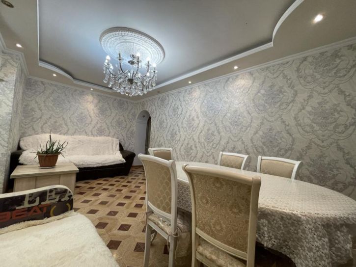 3-комн квартира Республики, 169