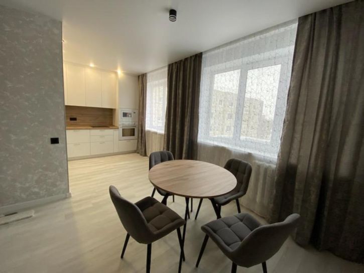 2-комн квартира Широтная, 81