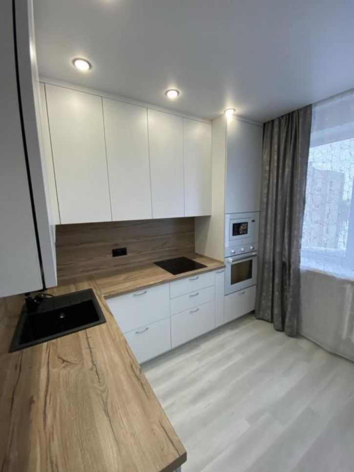 2-комн квартира Широтная, 81