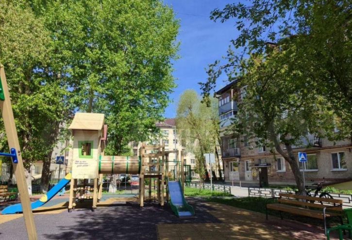 3-комн квартира Революции, 2