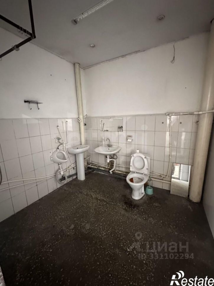 Производственное помещение Ялуторовский тракт 11-й км., с9А/8,  д. с9А/8