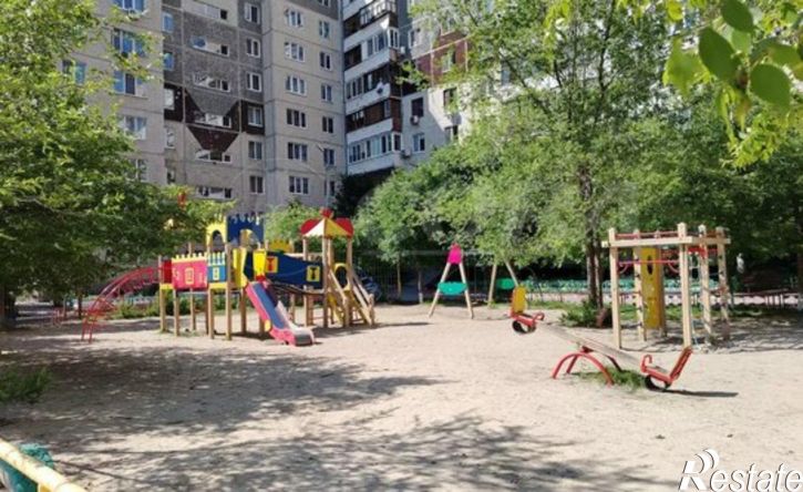 3-комн квартира ул Домостроителей, 18,  д. 18
