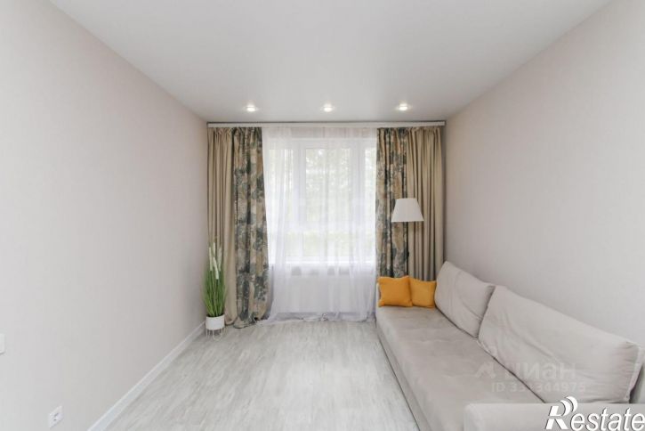 2-комн квартира улица Александра Звягина, 12,  д. 12