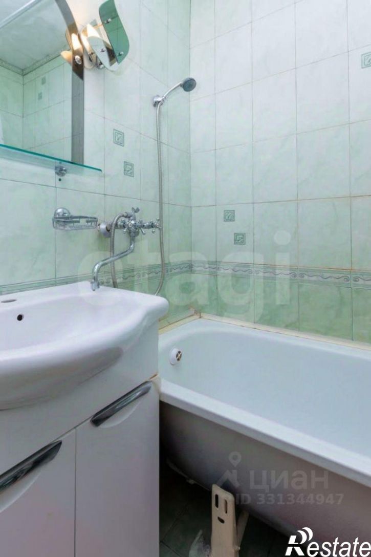 3-комн квартира ул Домостроителей, 6,  д. 6