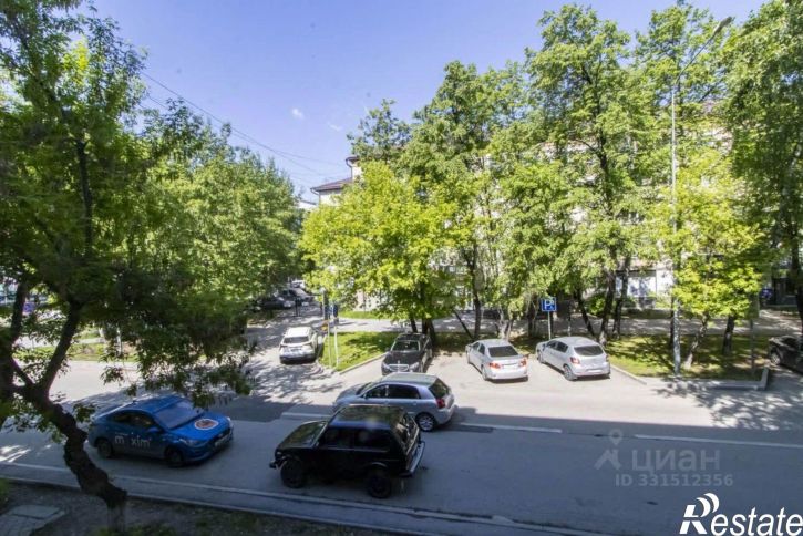 1-комн квартира улица Орджоникидзе, 67,  д. 67