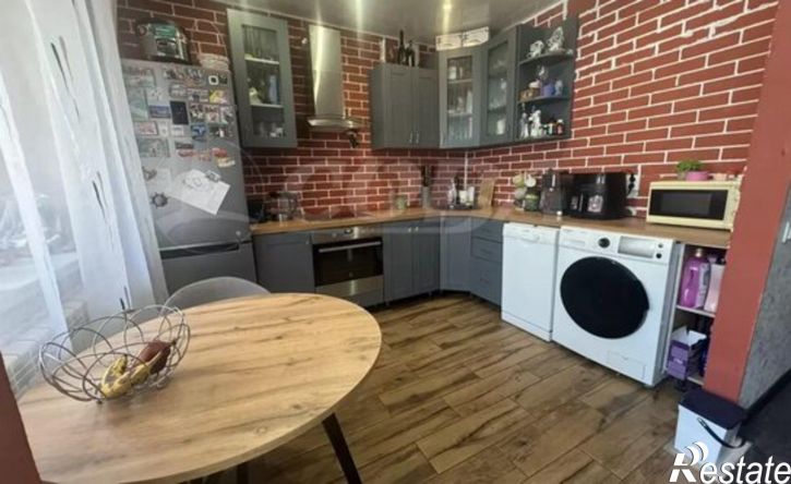 4-комн квартира ул Домостроителей, 4,  д. 4