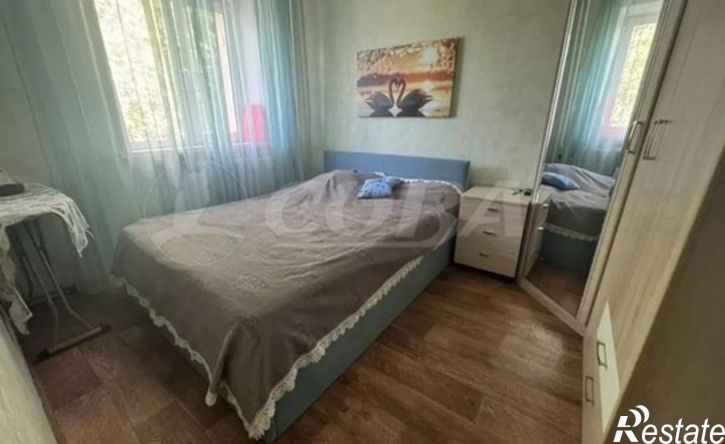 4-комн квартира ул Домостроителей, 4,  д. 4