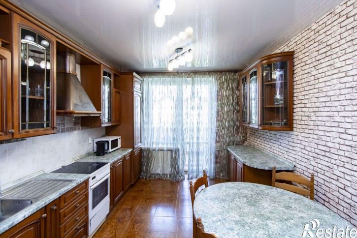 3-комн квартира Холодильная улица, 84/2,  д. 84/2