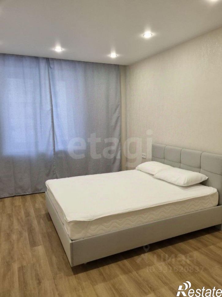 2-комн квартира Новгородская улица, 14,  д. 14