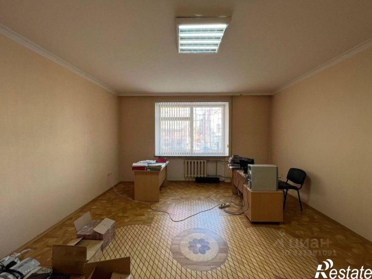 4-комн квартира улица Семакова, 9,  д. 9