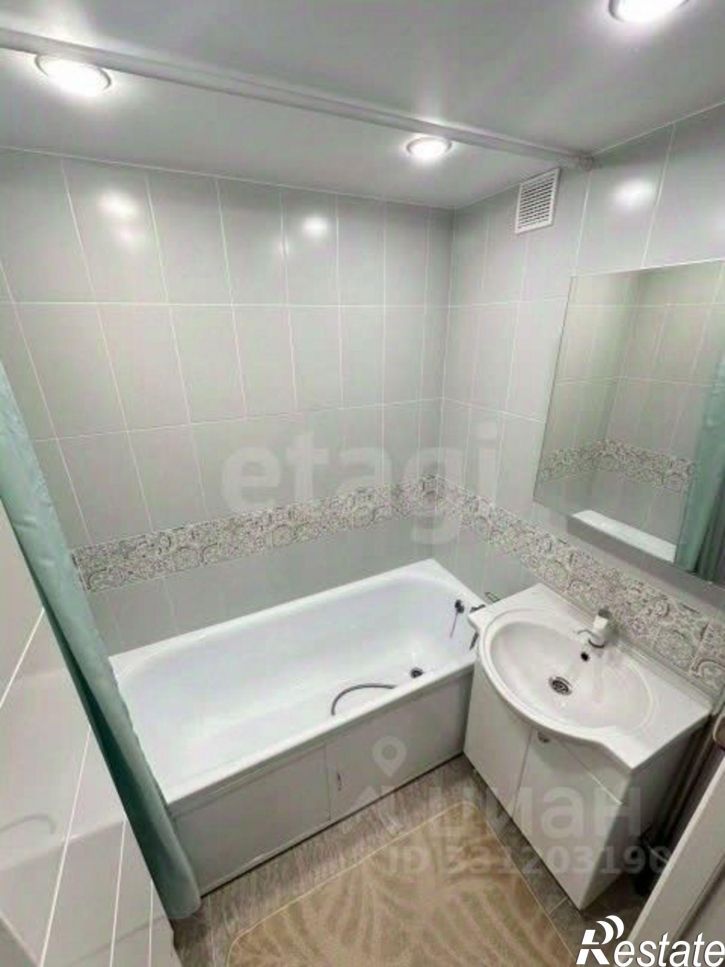 3-комн квартира ул Николая Чаплина, 121,  д. 121