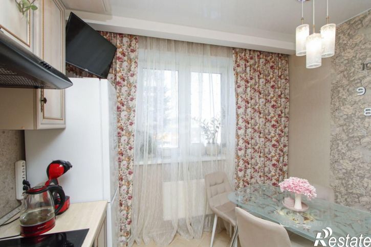 2-комн квартира ул Бакинских Комиссаров, 3,  д. 3