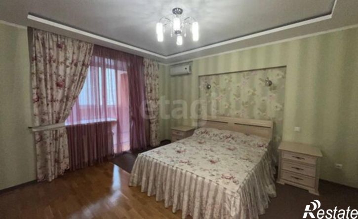 3-комн квартира ул Валерии Гнаровской, 10 4,  д. 10 4,  к. 4