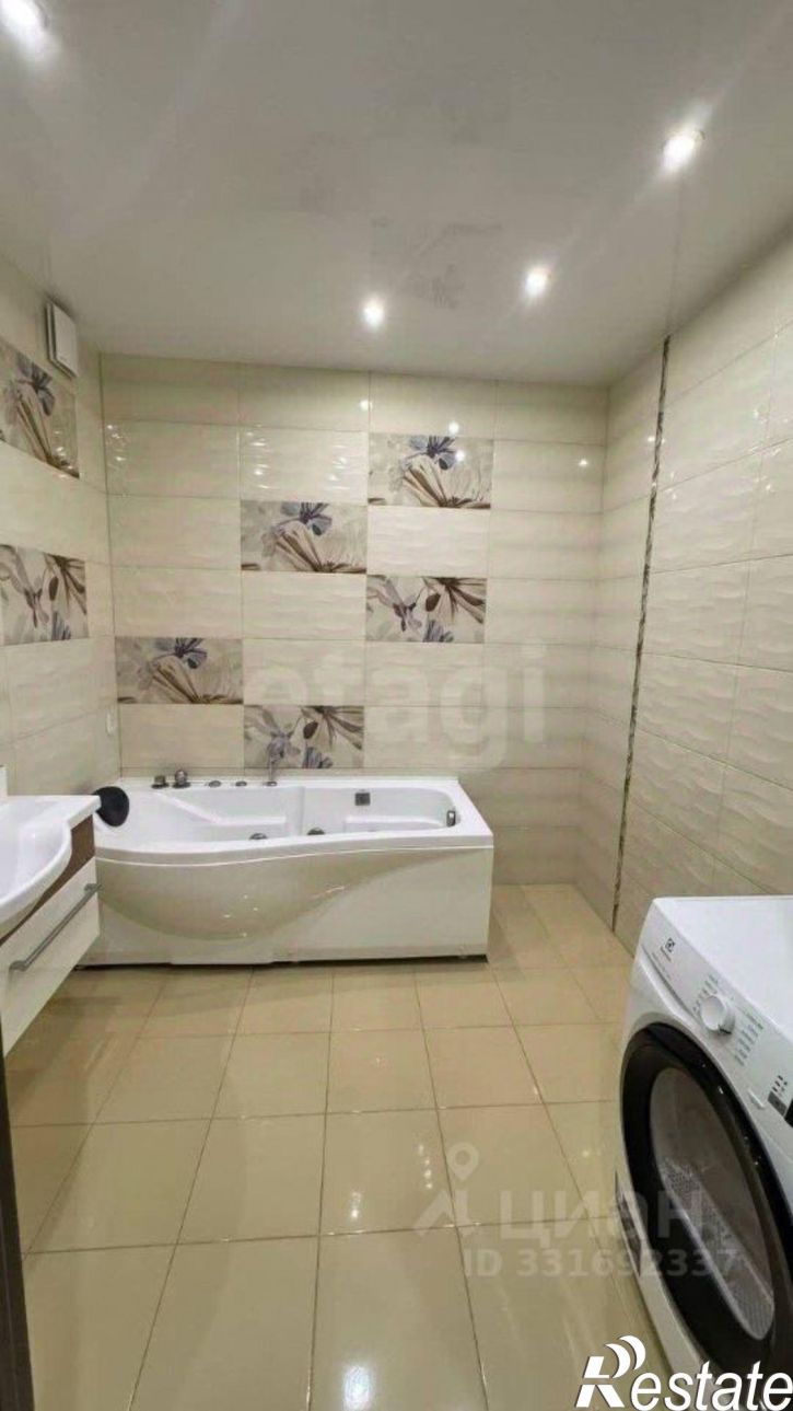 3-комн квартира ул Домостроителей, 34,  д. 34