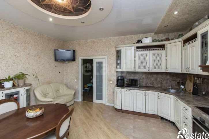 3-комн квартира ул Мельникайте, 94 1,  д. 94 1,  к. 1