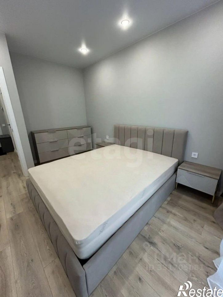 1-комн квартира ул Защитников Отечества, 30,  д. 30
