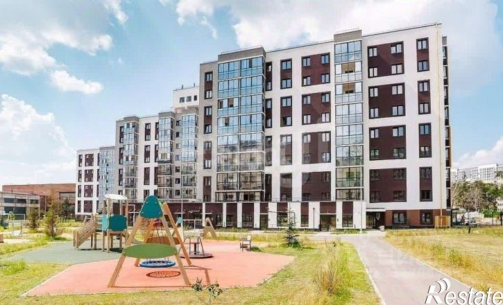 2-комн квартира ул Парада Победы, 17,  д. 17