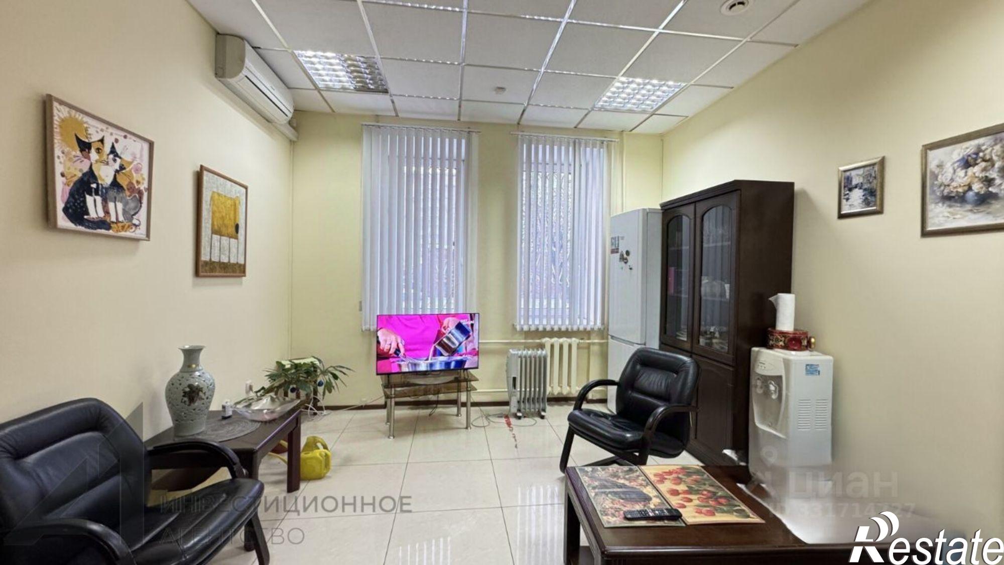 Купить офис, помещение под офис за 21 943 200 рублей на ул Орджоникидзе, 11