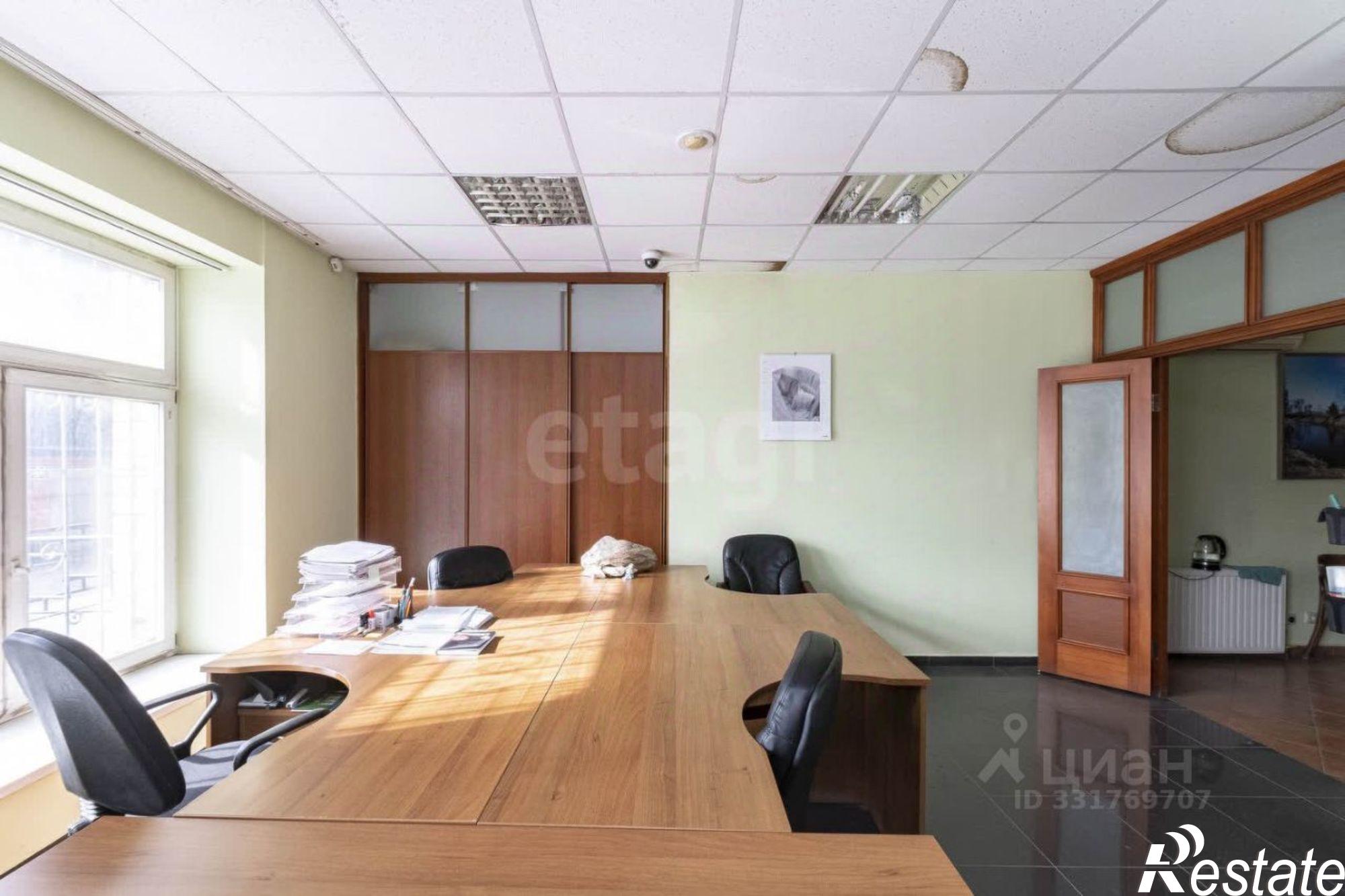 Купить офис, помещение под офис за 14 500 100 рублей на ул Харьковская, 59а