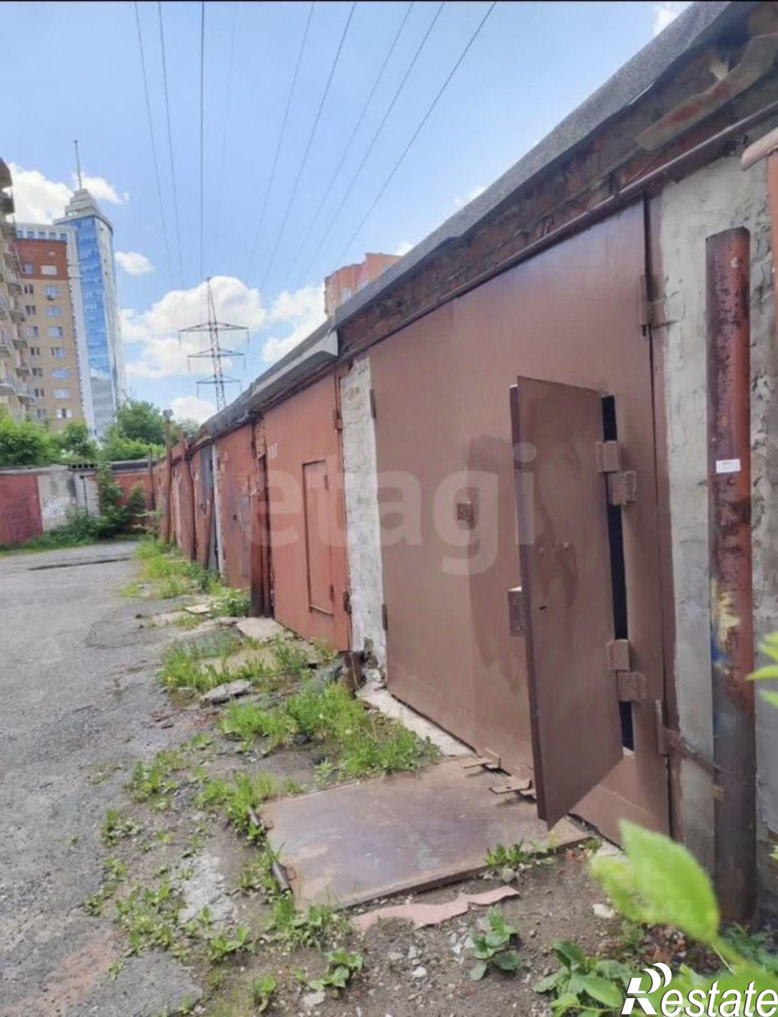 Купить гараж, место в паркинге за 630 000 рублей на ул Софьи Ковалевской, 4 1А