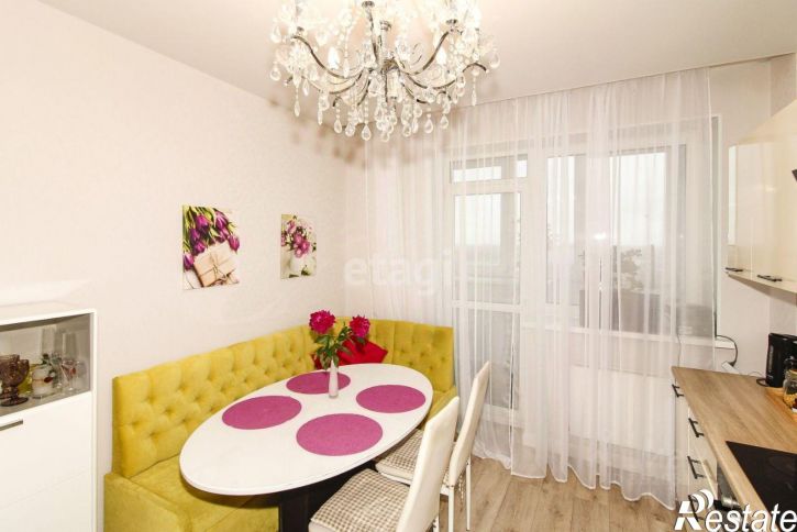 3-комн квартира ул Таврическая, 9 2,  д. 9 2,  к. 2