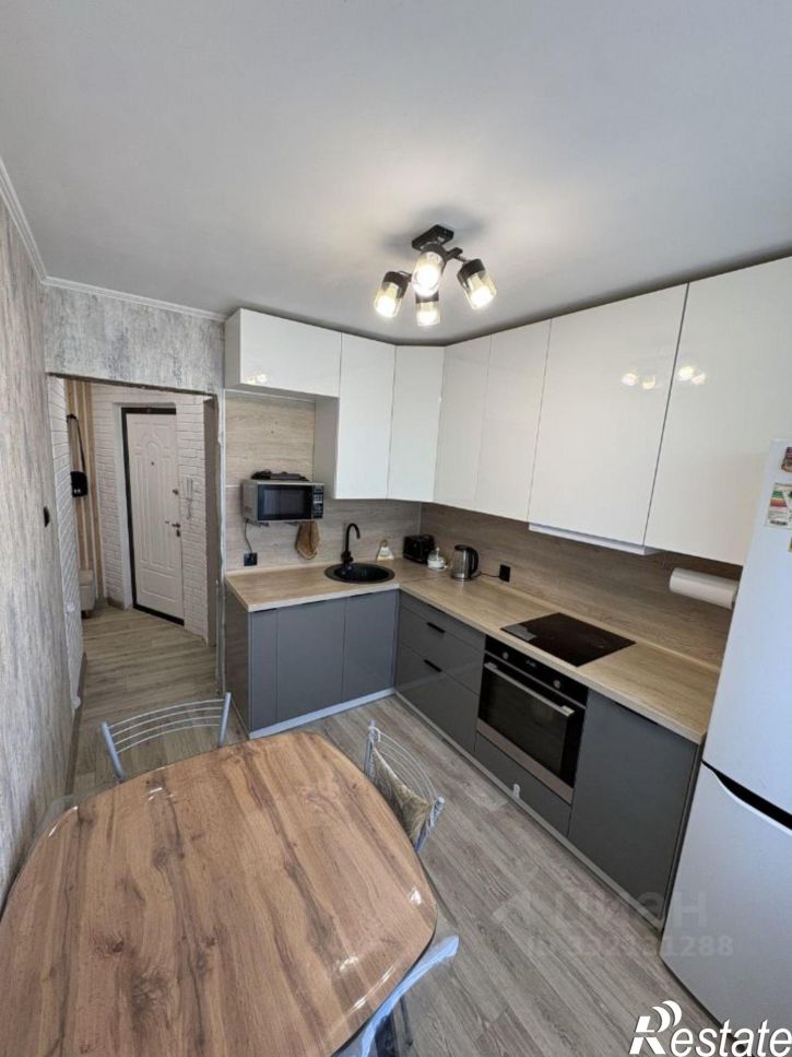 3-комн квартира ул Домостроителей, 18,  д. 18