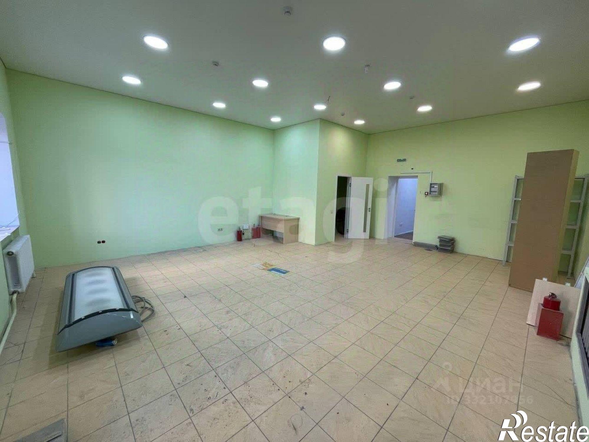 Купить торговое помещение за 9 937 920 рублей на ул Московский тракт, 85 1