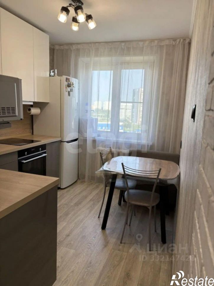 3-комн квартира ул Домостроителей, 18,  д. 18