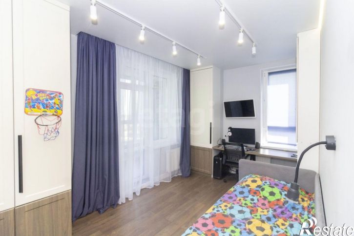 3-комн квартира ул Александра Протозанова, 6,  д. 6