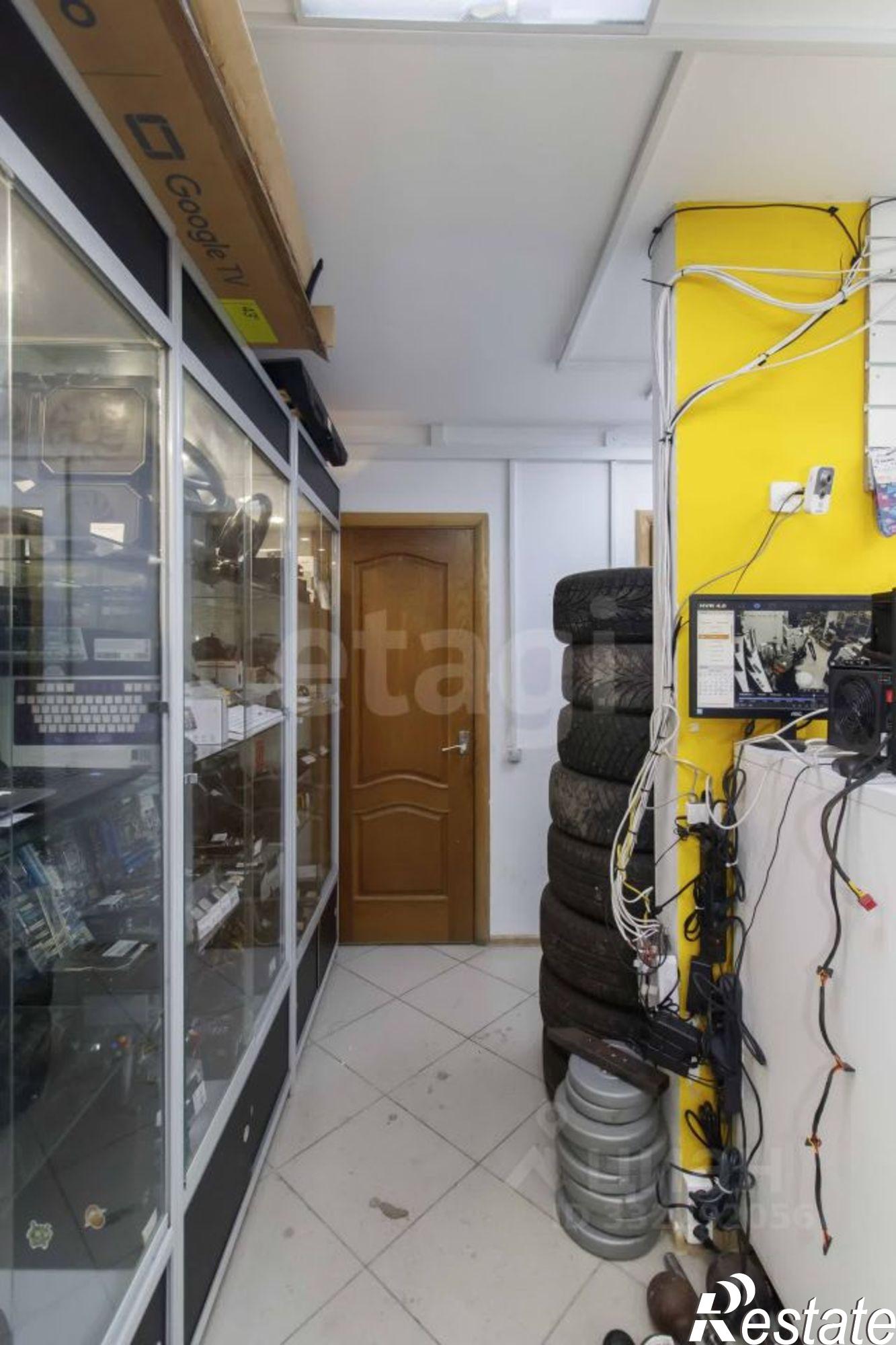 Купить торговое помещение за 15 391 300 рублей на ул Пермякова, 53