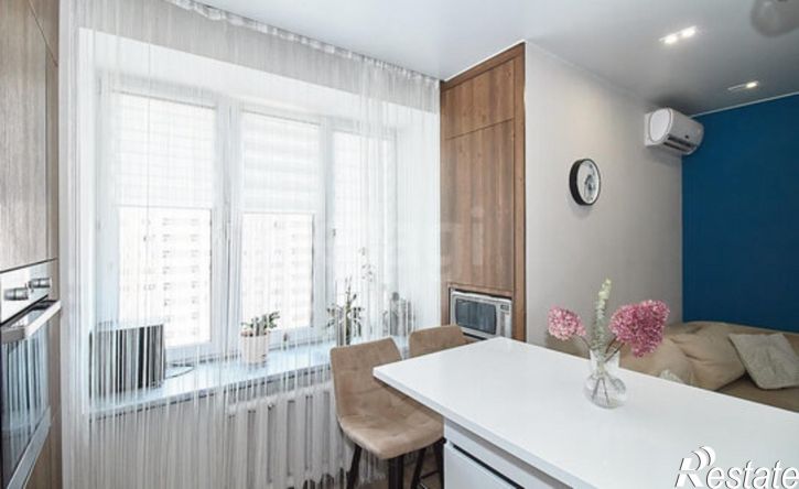 3-комн квартира ул Малиновского, 8,  д. 8