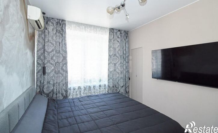 3-комн квартира ул Малиновского, 8,  д. 8