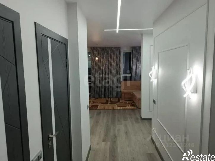 3-комн квартира ул Александра Протозанова, 8,  д. 8