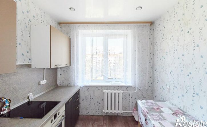 3-комн квартира ул Домостроителей, 10,  д. 10