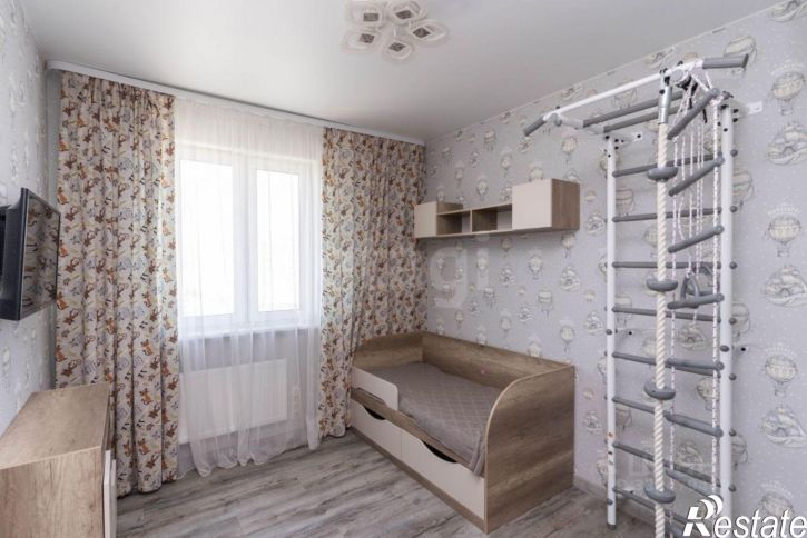 2-комн квартира ул Парада Победы, 17,  д. 17