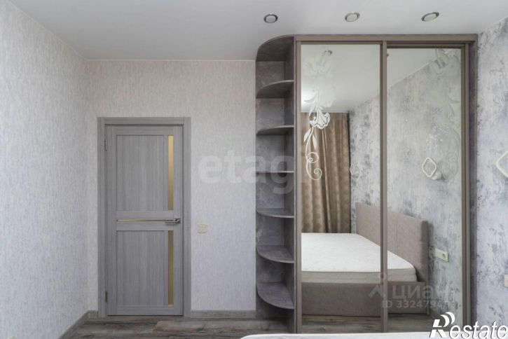 2-комн квартира ул Парада Победы, 17,  д. 17