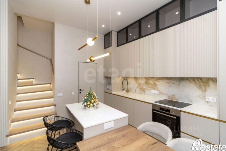 3-комн квартира ул Газовиков, 34 8,  д. 34 8,  к. 8