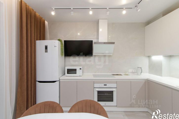 3-комн квартира ул Бакинских Комиссаров, 1,  д. 1