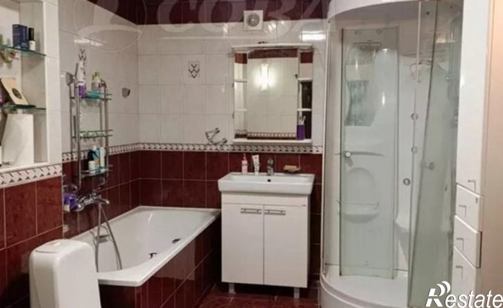 4-комн квартира ул Елизарова, 8,  д. 8