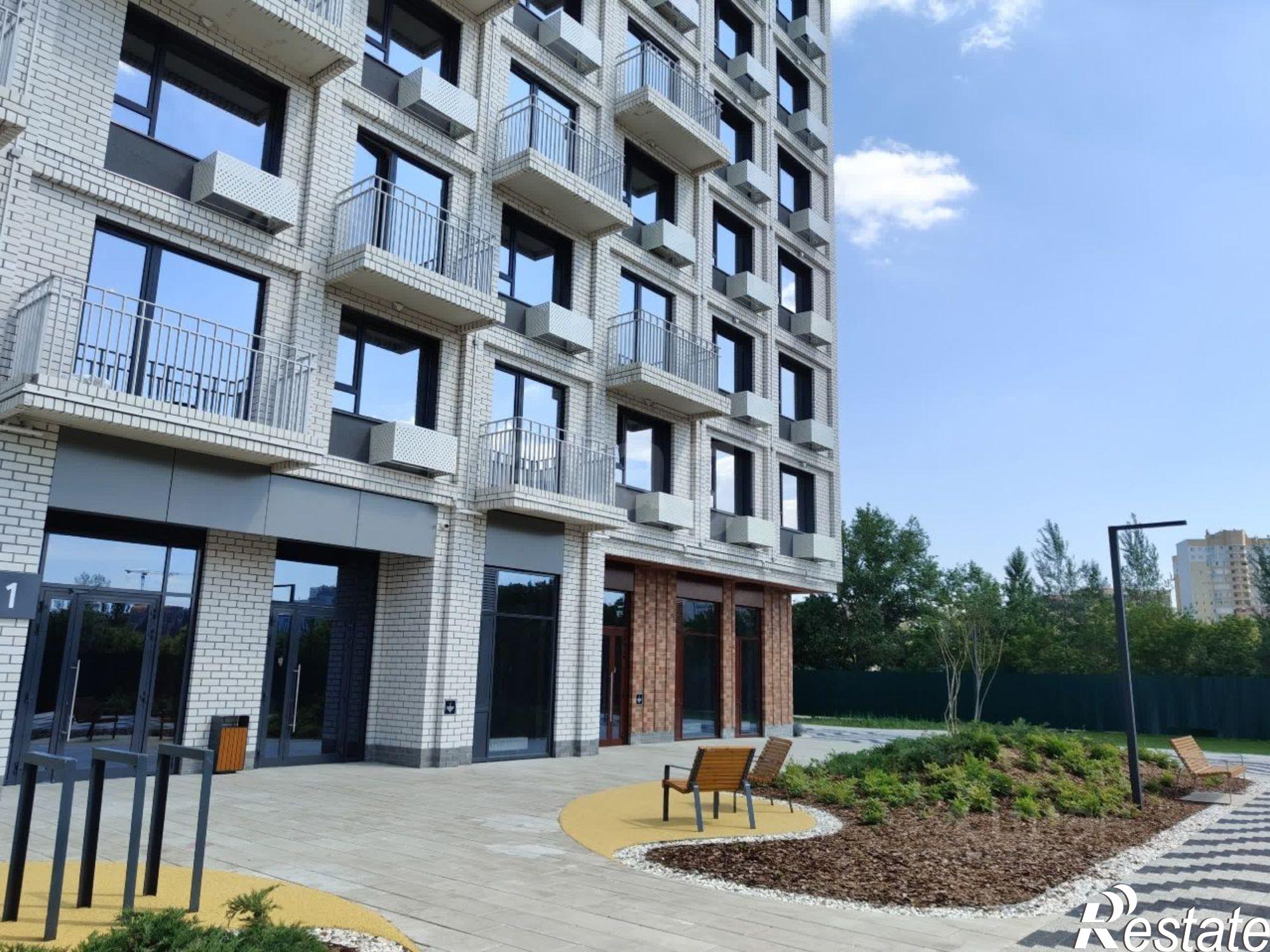 Купить гараж, место в паркинге за 1 075 190 рублей на ул Защитников Отечества, 30